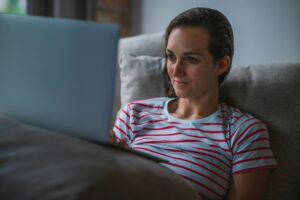 Wie Online-Entertainment-Plattformen helfen, nach der Arbeit abzuschalten