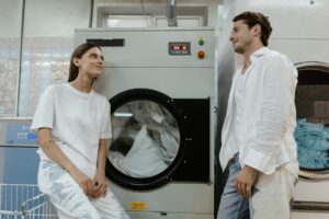 Frische Wäsche und saubere Maschine: Waschmaschine reinigen mit Natron